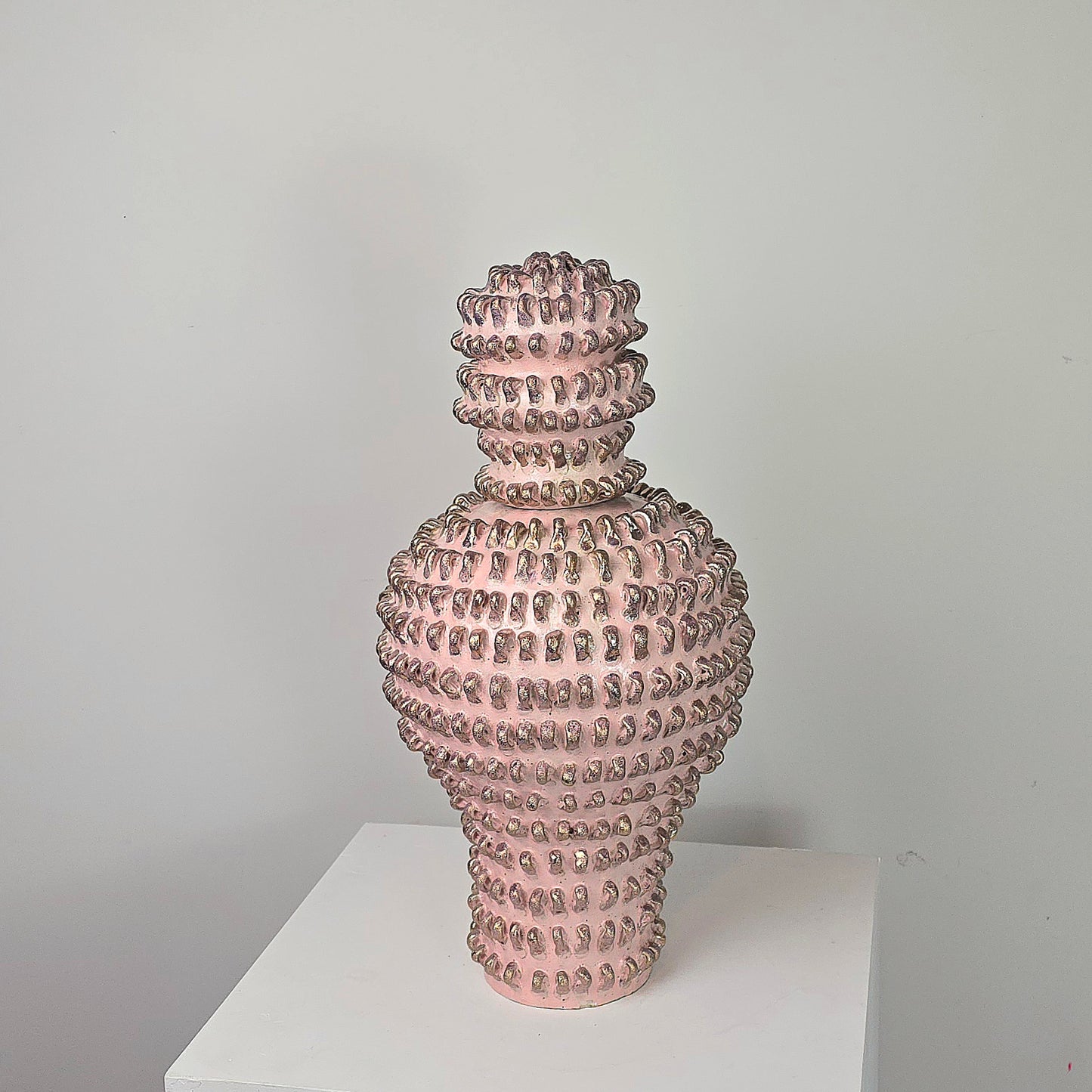 Juyeon Kim - Vase 6 with lid, Embroider Series