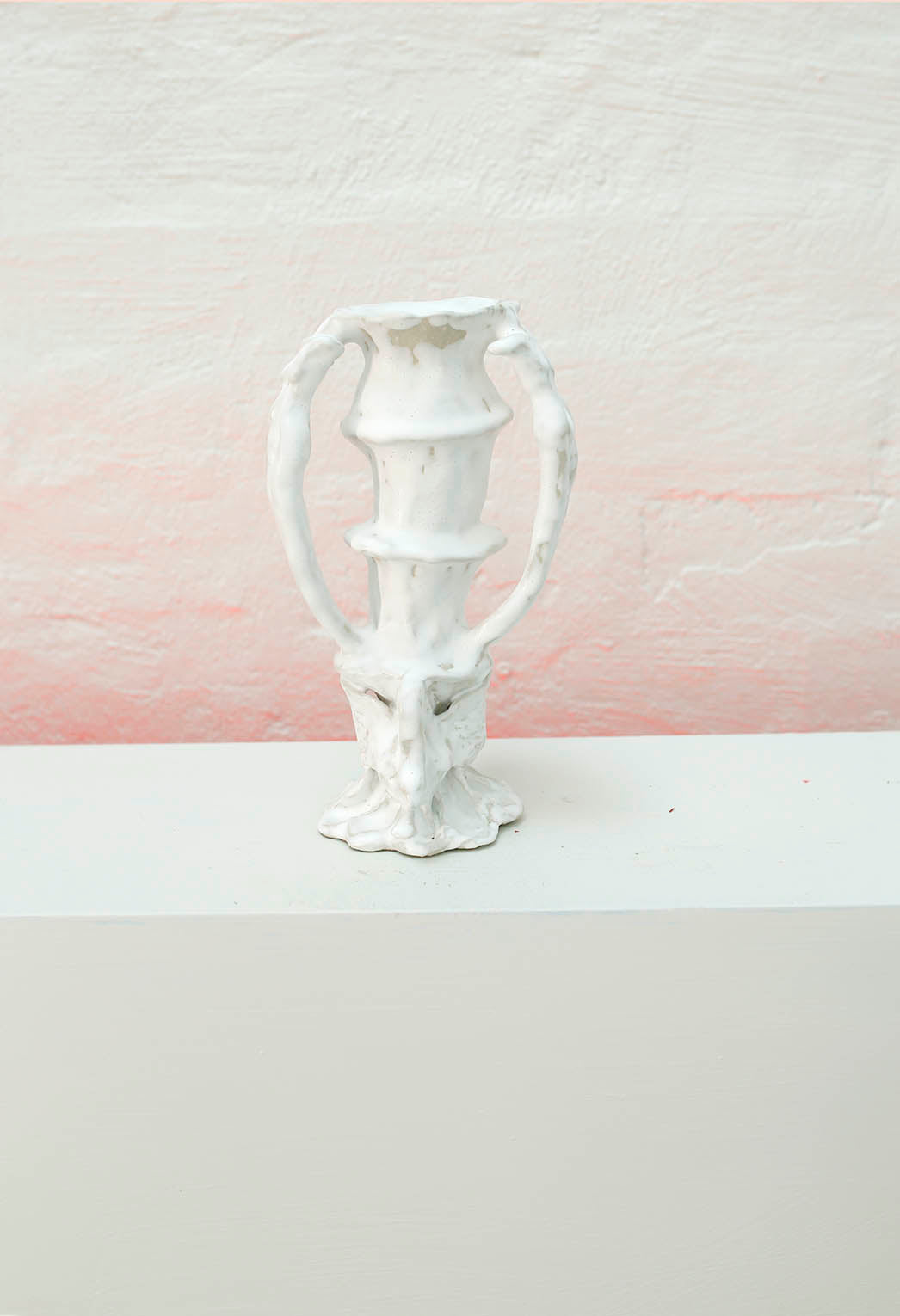 Naru Kubota - Swan Vase (Medium)